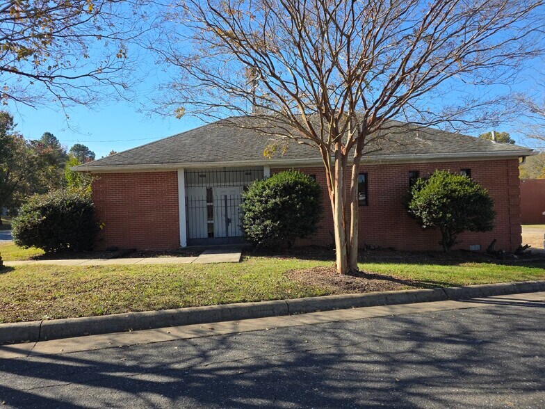 More Photos Of 600 S Railroad Ave, Kings Mountain Warehouse For Lease