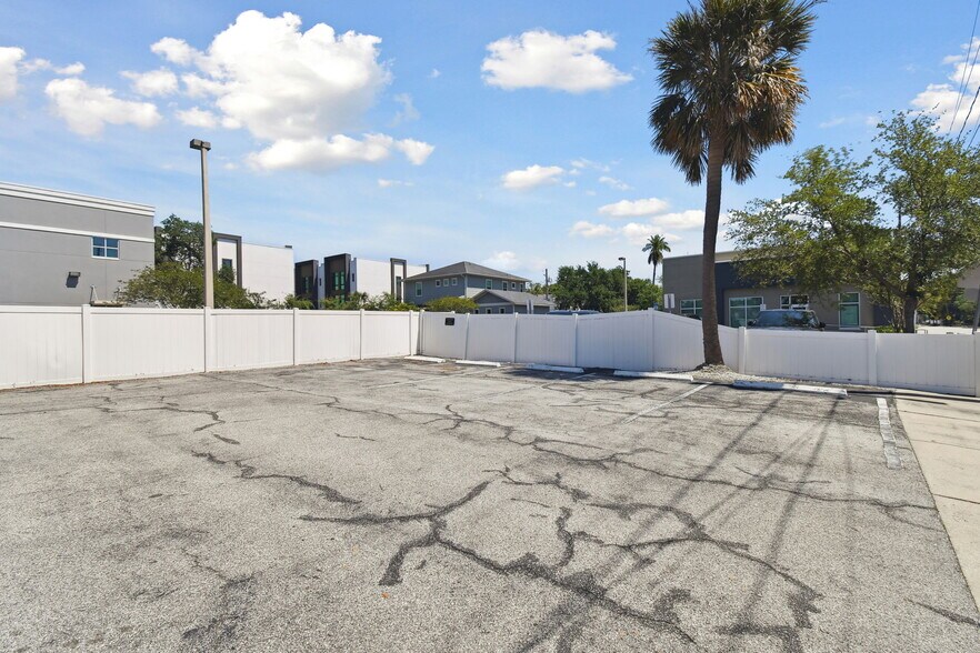 More Photos Of 3019 W Azeele St, Tampa Loft Creative Space For Sale