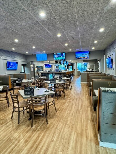 More Photos Of 218 Coggeshall St, New Bedford Storefront Retail Residential For Sale