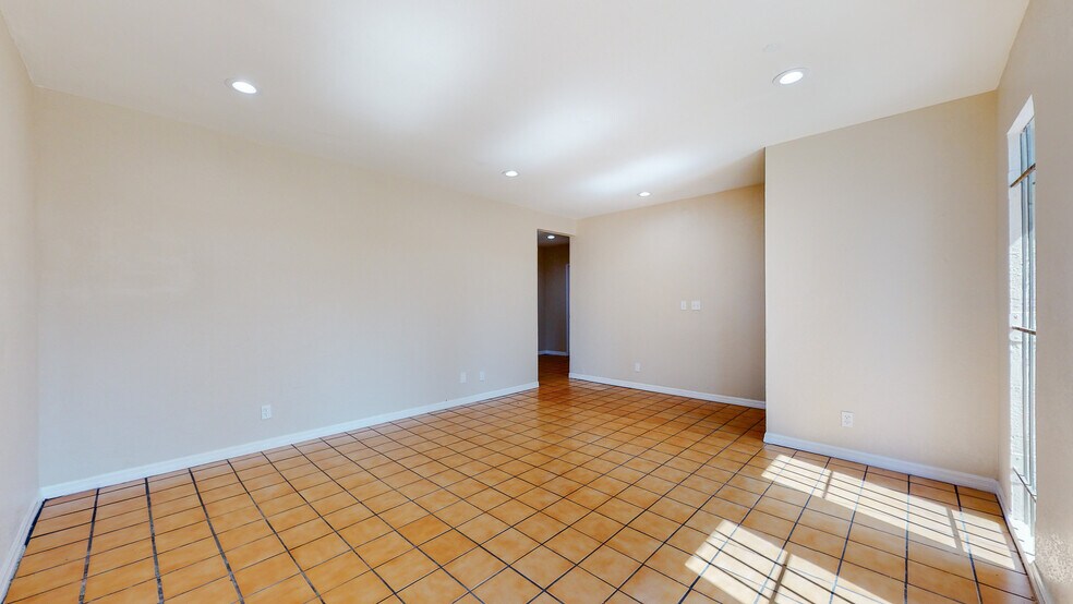 More Photos Of 8311 Rosecrans Ave, Paramount Light Manufacturing For Lease