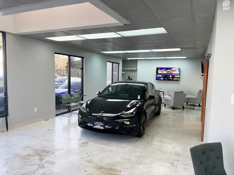 More Photos Of 3219 Auto Plaza, Richmond Office For Lease