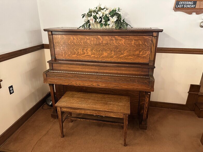 More Photos Of 13801 Oldtown Rd, Oldtown Religious Facility For Sale