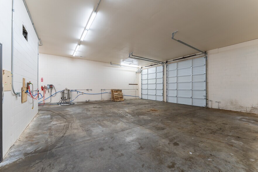 More Photos Of 292 State Highway 505, Winlock Flex For Sale