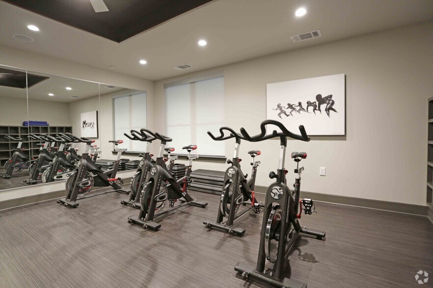 More Photos Of 5200 N O'Connor Blvd, Irving Unknown For Lease