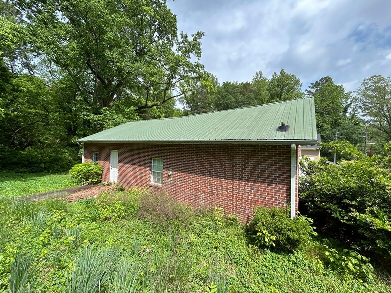 More Photos Of 133 2nd NW St, Atlanta Religious Facility For Lease