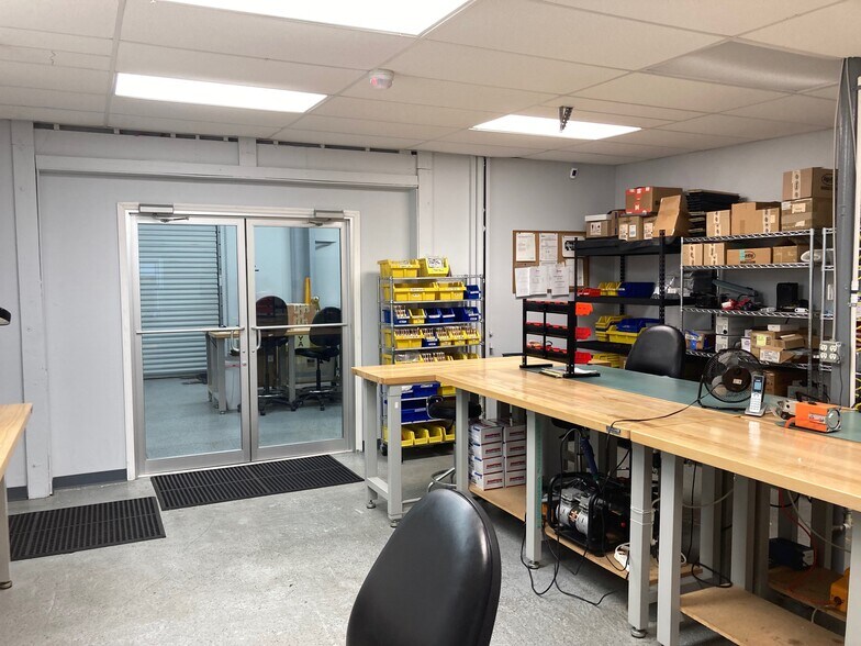 More Photos Of 127 SW Irwin Ave, West Melbourne Warehouse For Sale