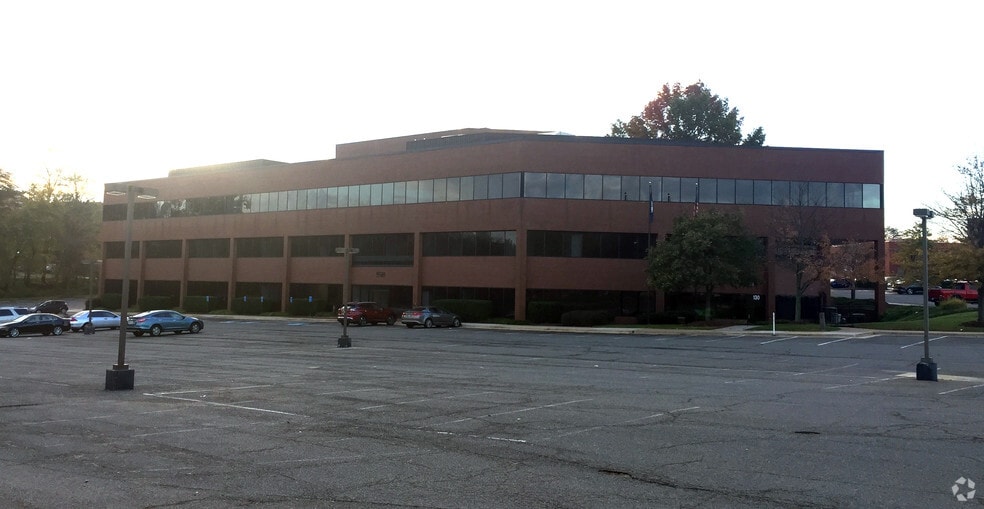Primary Photo Of 5510 Cherokee Ave, Alexandria Office For Lease