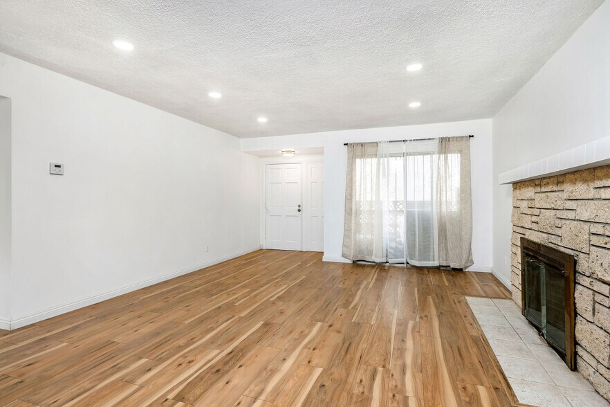 More Photos Of 4376 W 134th St, Hawthorne Apartments For Sale