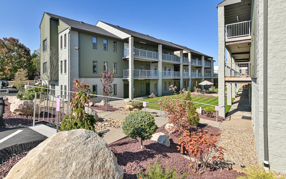 More Photos Of 103 N Meadows Dr, Wexford Medical For Lease
