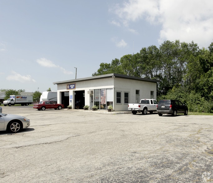 More Photos Of 3363 Broadway, Grove City Auto Repair For Sale