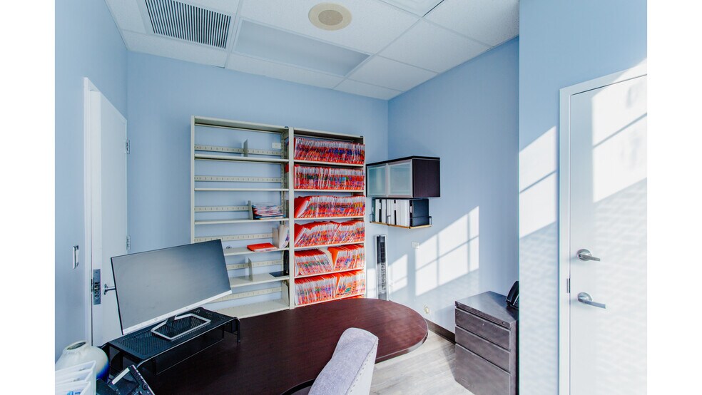 More Photos Of 815 Howard St, Evanston Medical For Sale