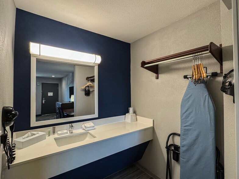 More Photos Of 2035 Paramount Blvd, Amarillo Apartments For Sale