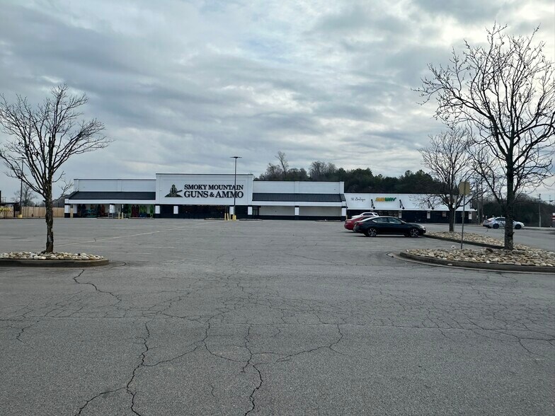 More Photos Of 6213-6221 Riverview Crossing Dr, Knoxville Unknown For Lease