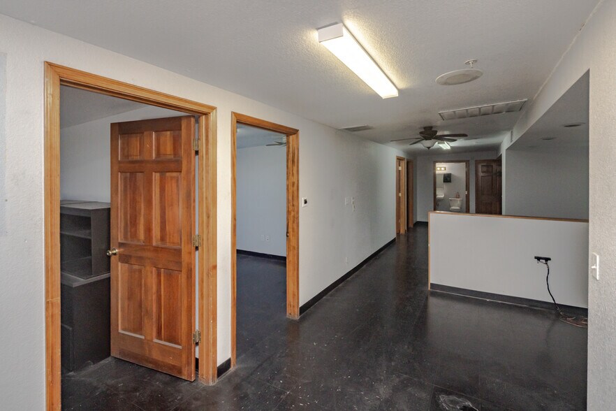 More Photos Of 1950 Centers Ave, Lake Havasu City Warehouse For Lease