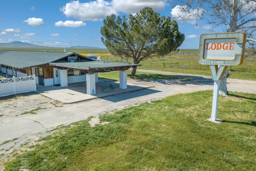 More Photos Of 12900 Soda Lake Rd, Santa Margarita Hotel For Sale