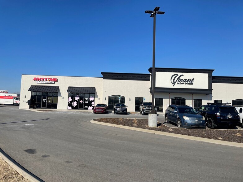 More Photos Of 1690 Wilma Rudolph Blvd, Clarksville Storefront Retail Office For Lease