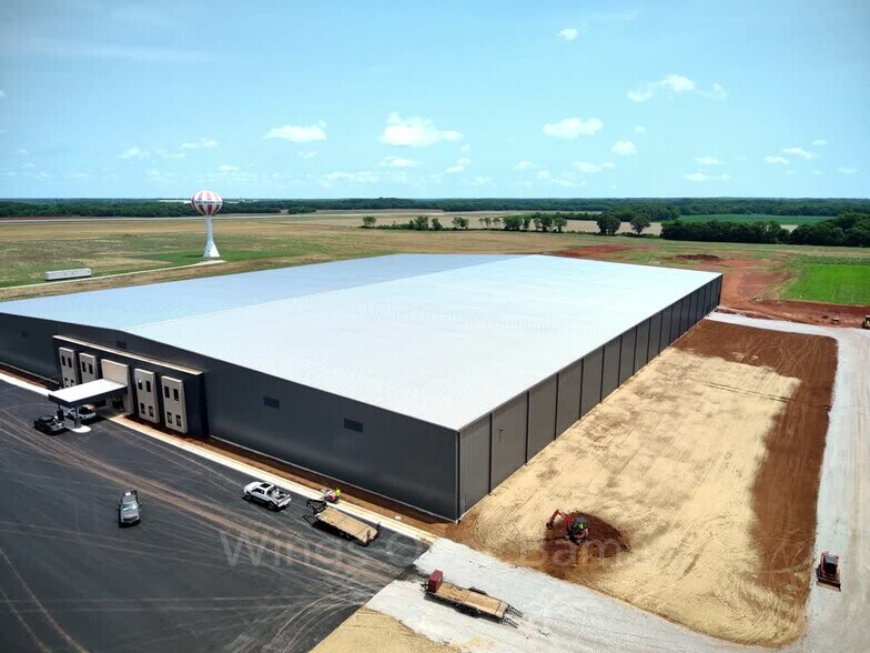 Primary Photo Of 290 Counts Dr, Muscle Shoals Manufacturing For Sale