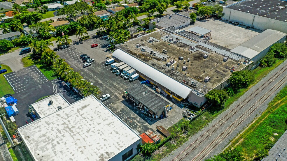 More Photos Of 4351 NE 12th Ter, Oakland Park Restaurant For Sale