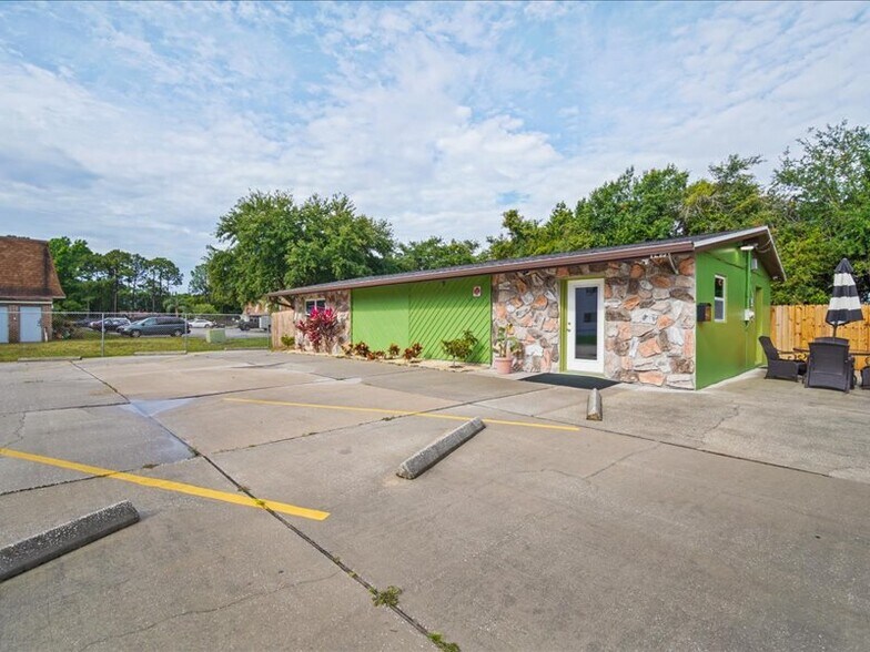 More Photos Of 1452 Bellaire Ln NE, Palm Bay Freestanding For Sale