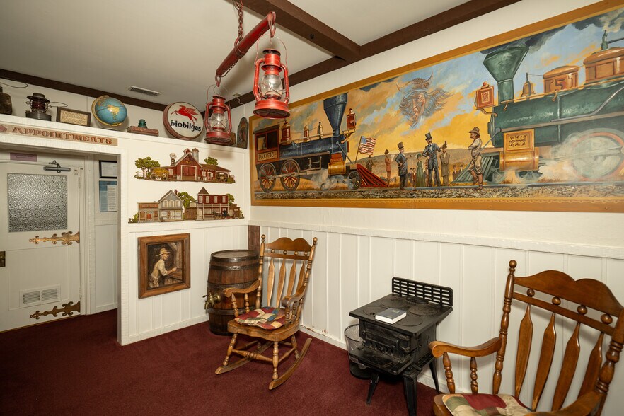 More Photos Of 519 E Goliad Ave, Crockett Storefront For Sale