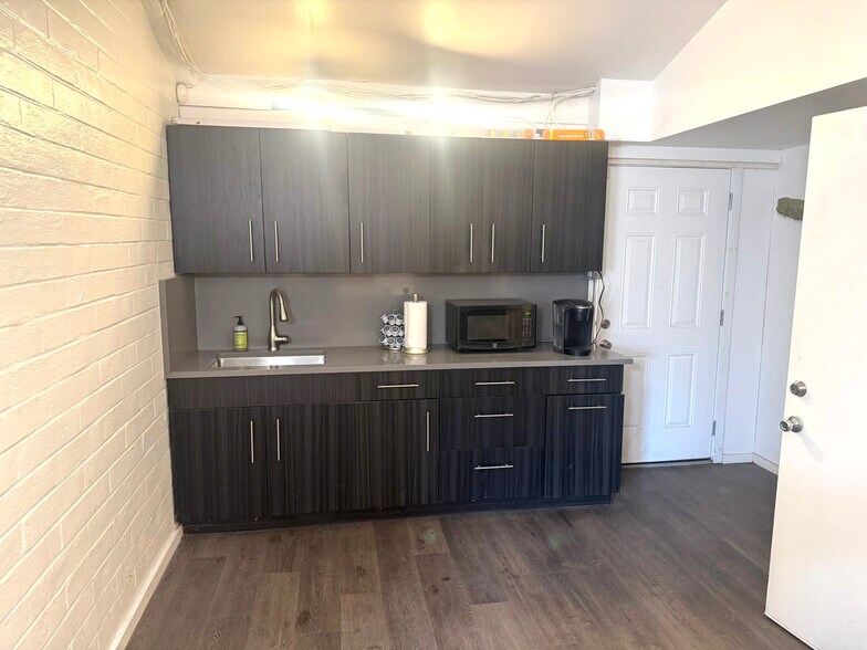 More Photos Of 213 W Gutierrez St, Santa Barbara Warehouse For Sale