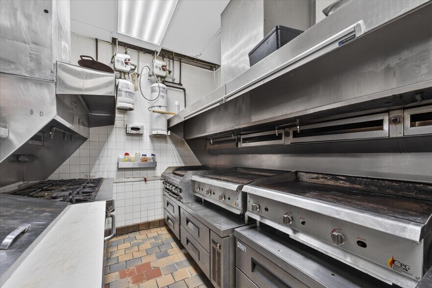 More Photos Of 4000 Fort Campbell Blvd, Hopkinsville Restaurant For Sale