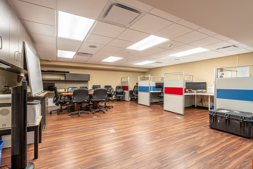 More Photos Of 16610 W 159th St, Lockport Medical For Sale