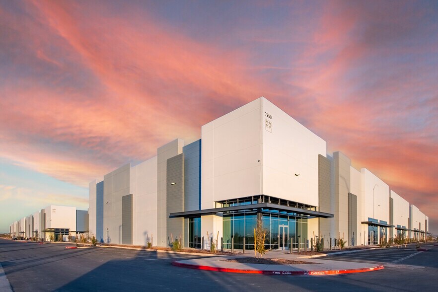 More Photos Of 7250 S Sossaman Rd, Mesa Distribution For Lease