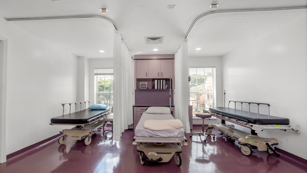 More Photos Of 7777 N University Dr, Tamarac Medical For Sale