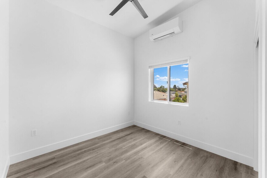 More Photos Of 2722 Nye St, San Diego Apartments For Sale