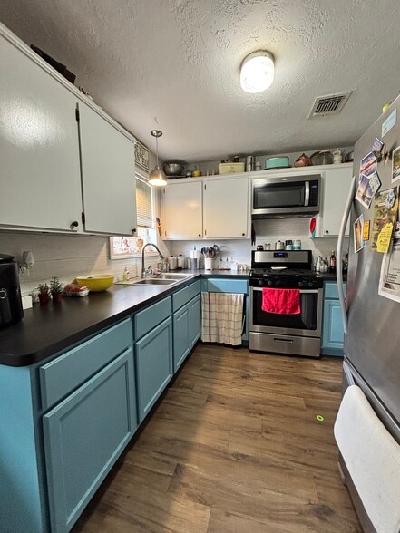 More Photos Of 14515 Sommermeyer St, Houston Office For Sale