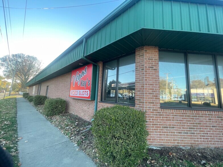 More Photos Of 429 Keokuk St, Lincoln General Retail For Lease