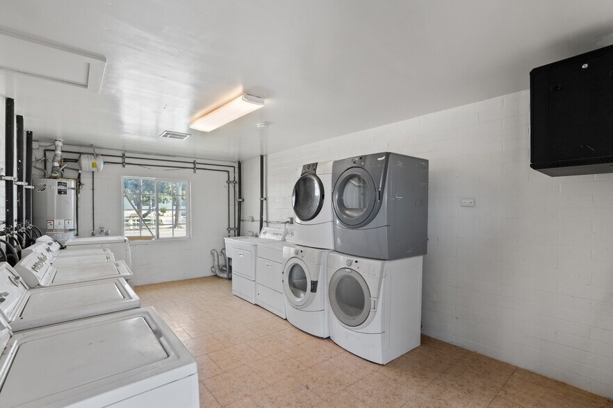 More Photos Of 1324 Broadway, Santa Maria Dormitory For Lease