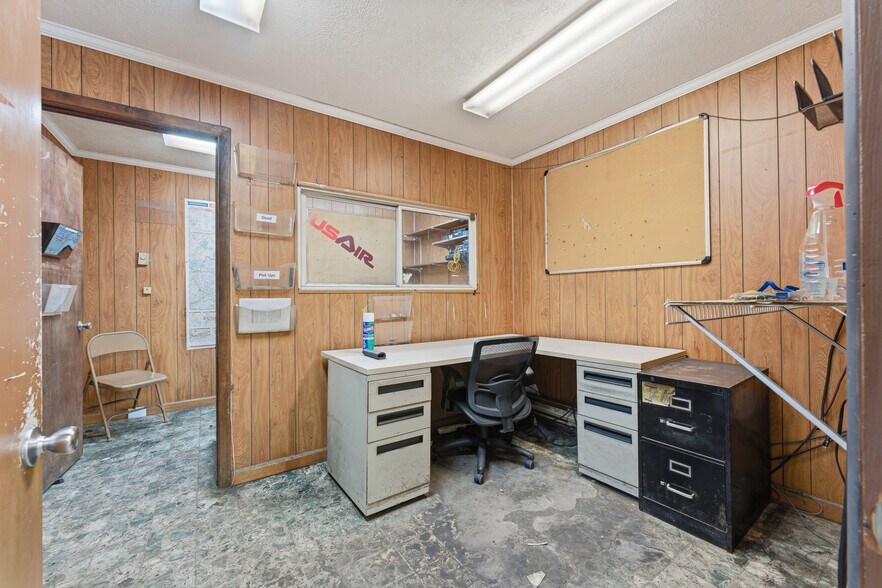 More Photos Of 1603 Grafton Rd, Morgantown Industrial For Lease