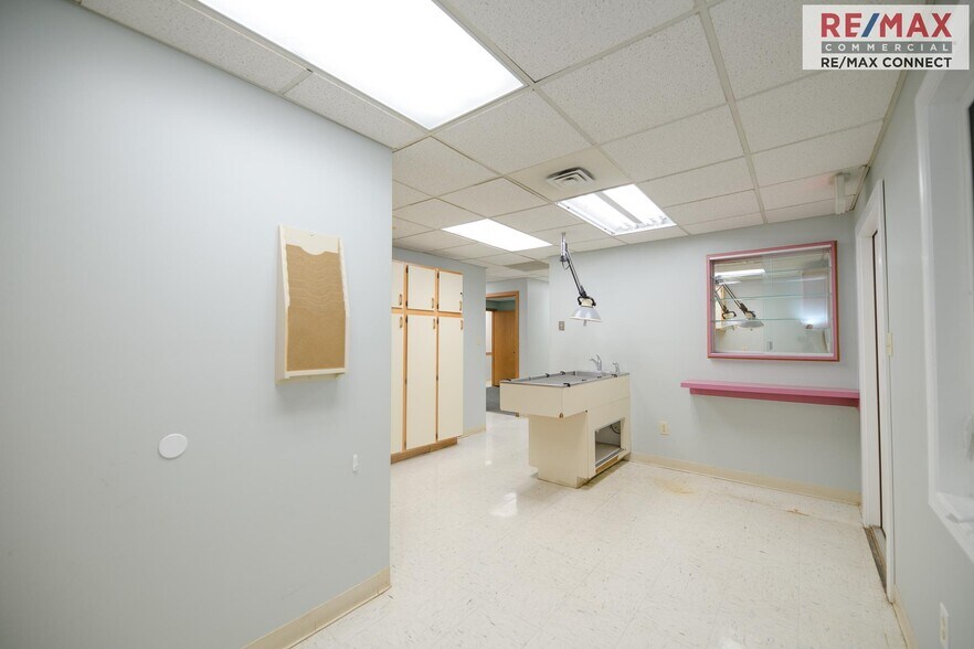 More Photos Of 3440 Hampton Hwy, Yorktown Office For Sale