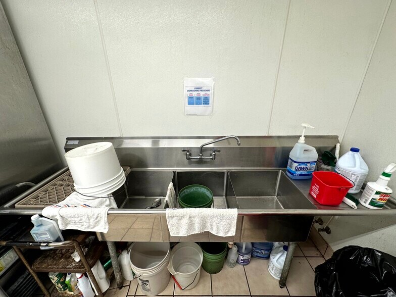 More Photos Of 812 W Oklahoma, Okeene Convenience Store For Sale