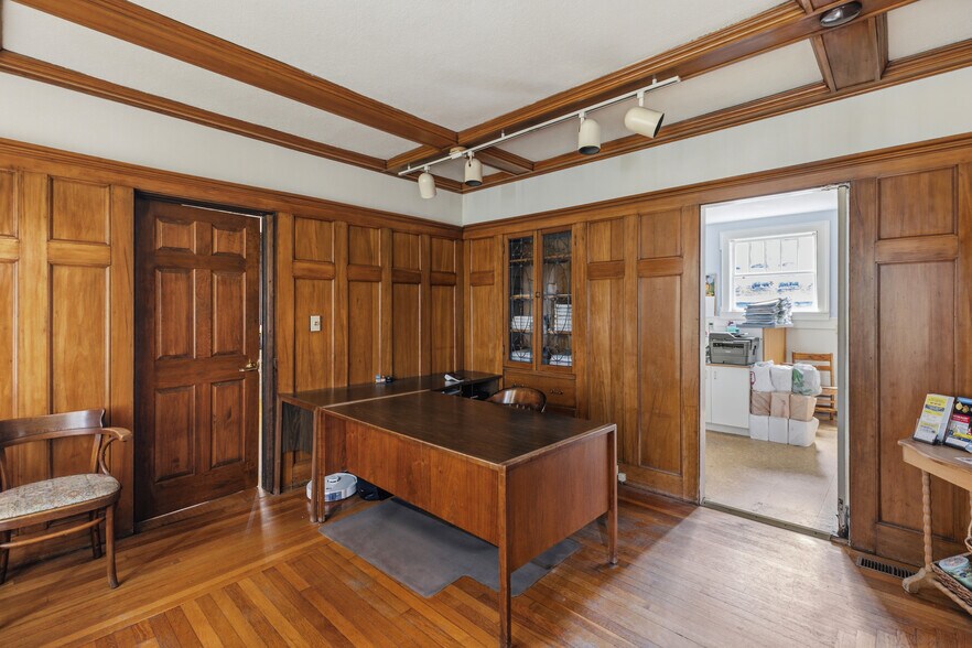 More Photos Of 93 Roxbury St, Keene Office For Sale