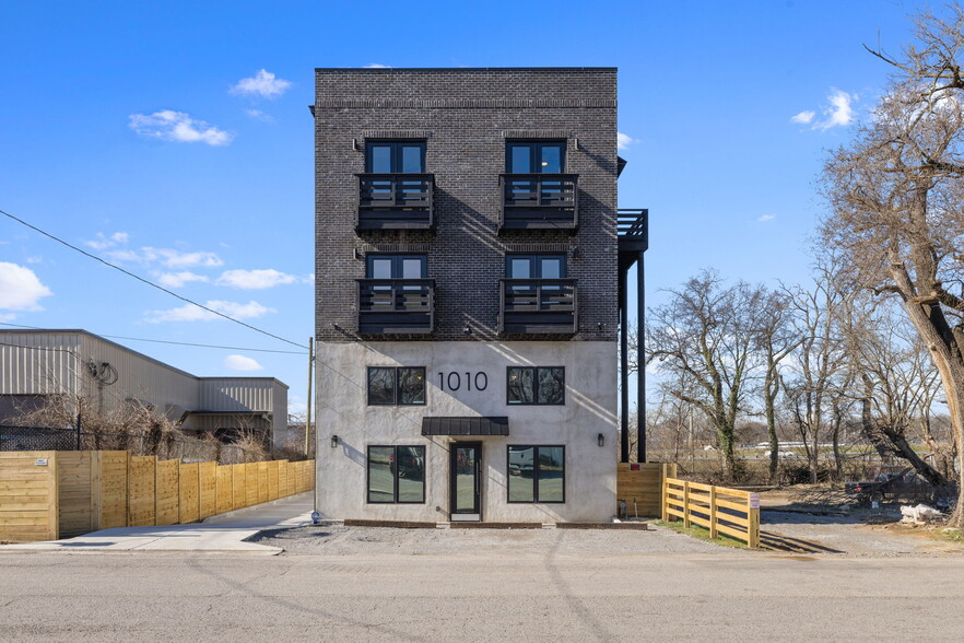 Primary Photo Of 1010 Whites Creek Pike, Nashville Storefront Retail Residential For Sale