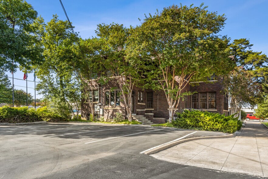 More Photos Of 1119 Pennsylvania Ave, Fort Worth Loft Creative Space For Sale