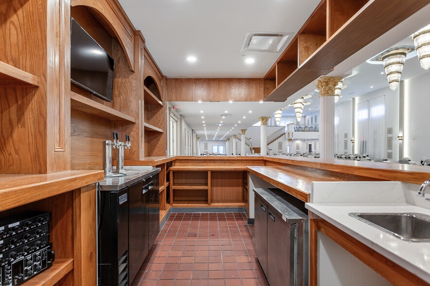 More Photos Of 10841 Composite Dr, Dallas Lodge Meeting Hall For Sale