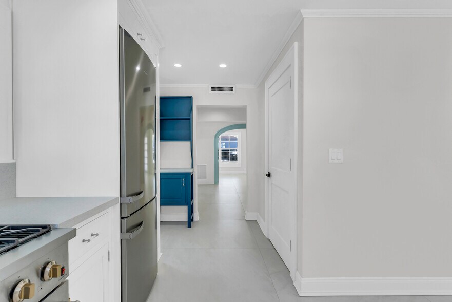 More Photos Of 563 NE 67th St, Miami Medical For Lease