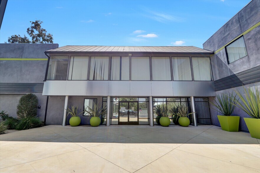 More Photos Of 17672 Cowan, Irvine Light Manufacturing For Lease