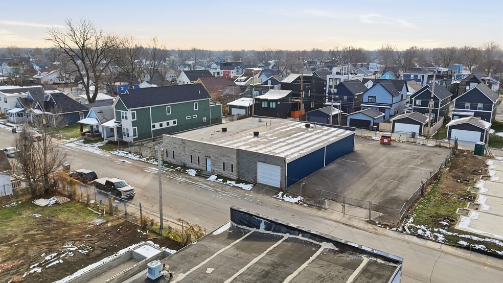 Primary Photo Of 1351 Deloss St, Indianapolis Manufacturing For Sale