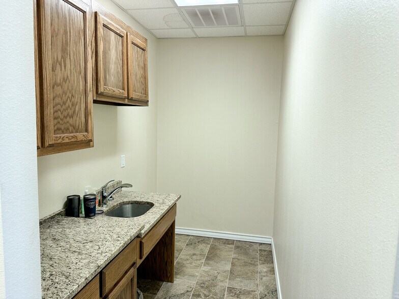 More Photos Of 3610 South County Rd, Midland Warehouse For Sale