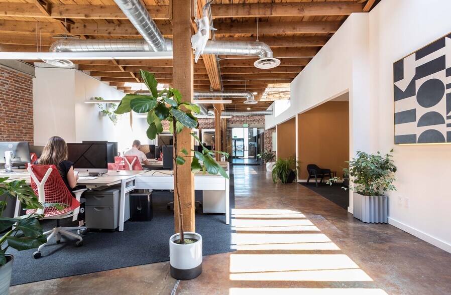 More Photos Of 2421 17th St, Sacramento Office Residential For Lease