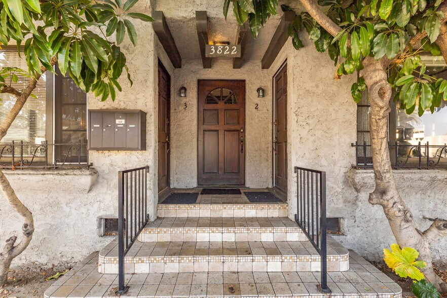 More Photos Of 3822 E 7th St, Long Beach Apartments For Sale