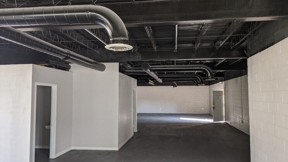 More Photos Of 200 E Texas Ave, Baytown Freestanding For Lease