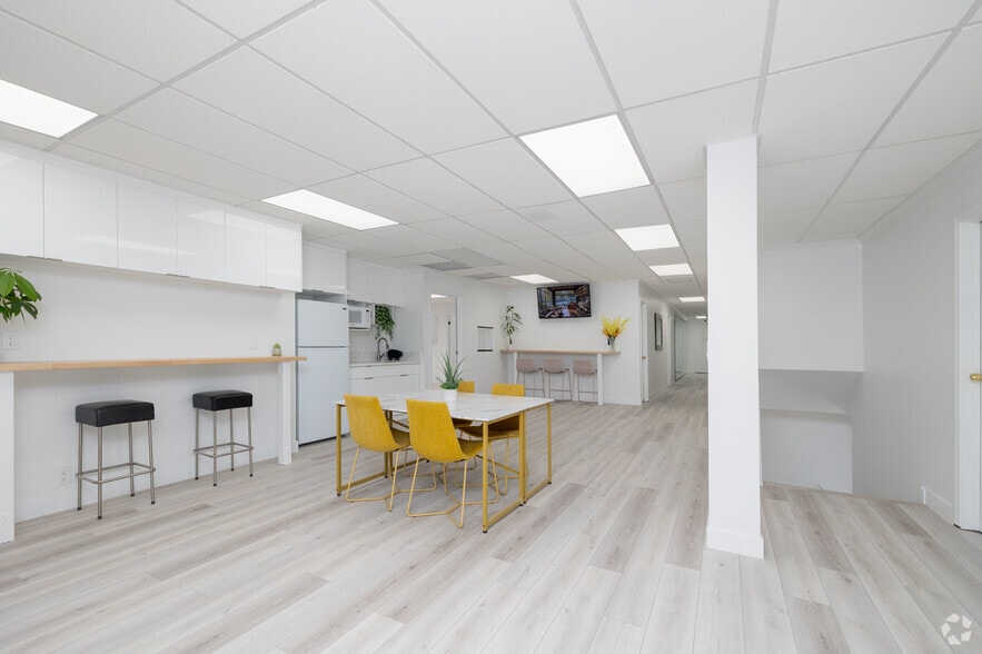 More Photos Of 11520 Jefferson Blvd, Culver City Light Distribution For Sale