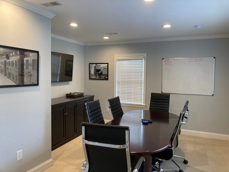 More Photos Of 134 Marietta Hwy, Roswell Office Residential For Lease