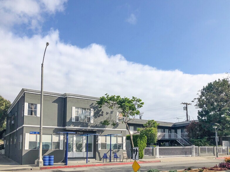 More Photos Of 2912-2922 Pico Blvd, Santa Monica Apartments For Lease